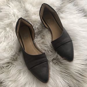 Side Cut Out Flats Size 8.5